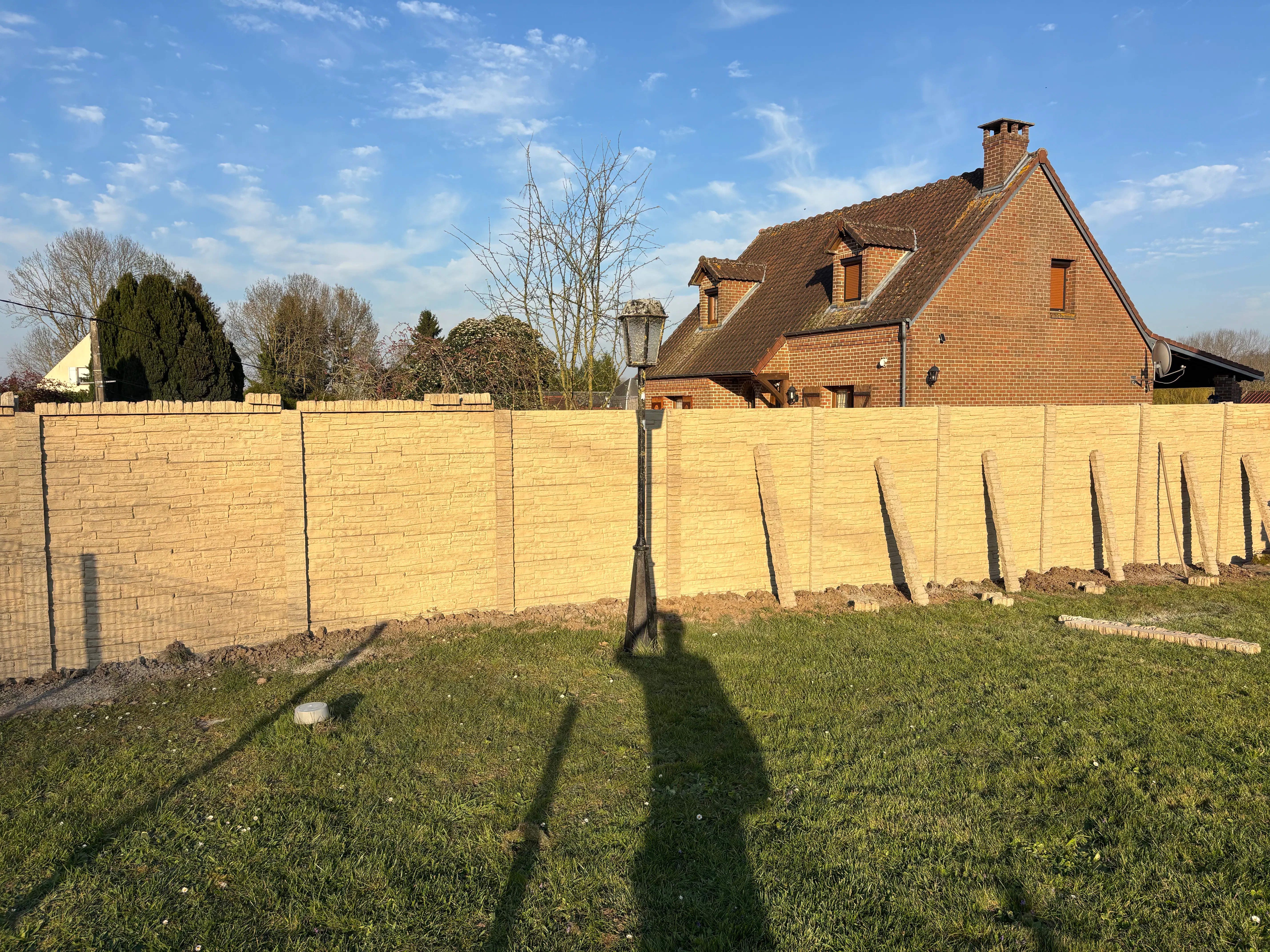 Chantier clôture béton dans l’Aisne secteur Tergnier