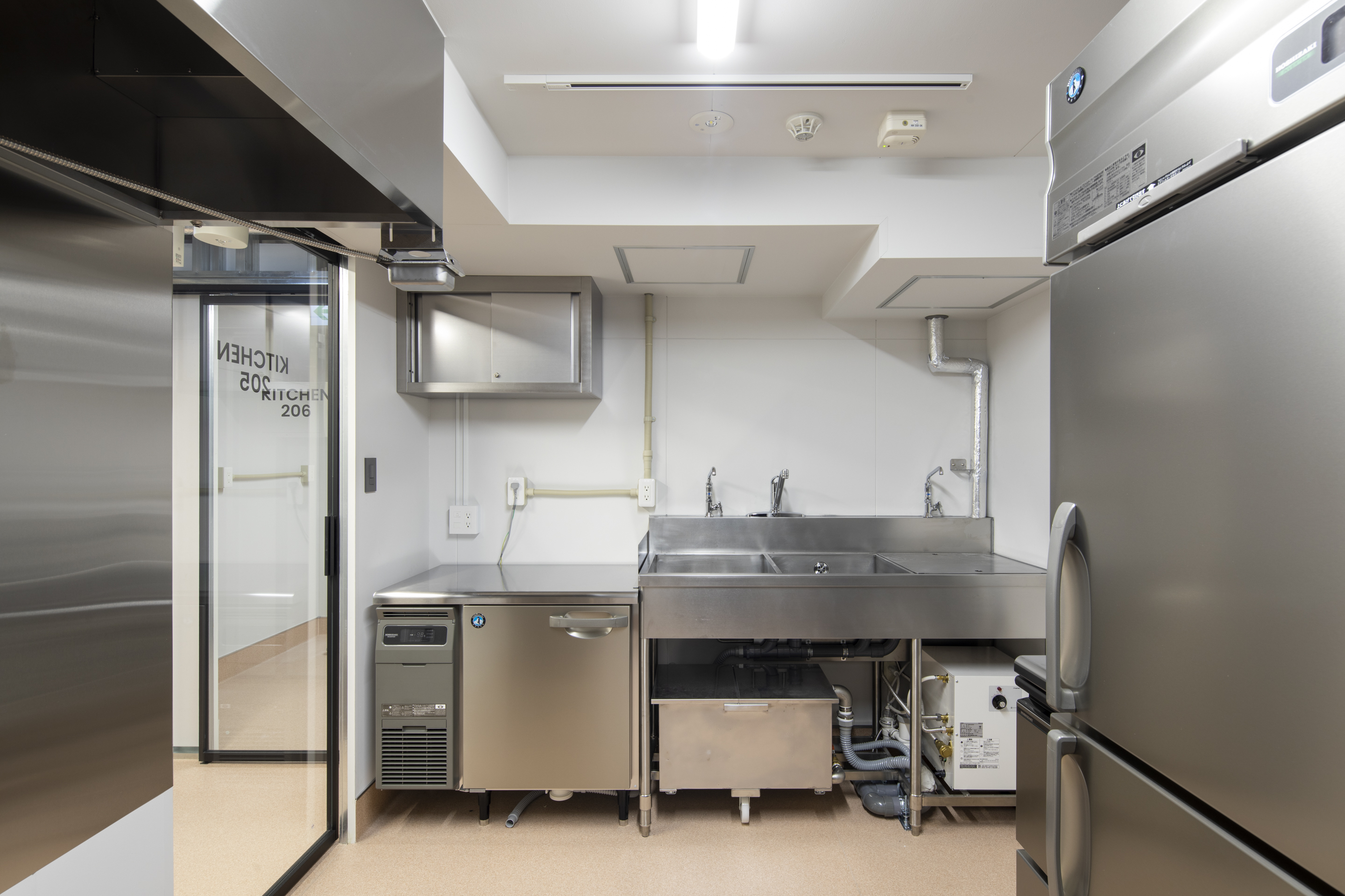 国内最大規模の 都市型業務用クラウドキッチン | KitchenBASE