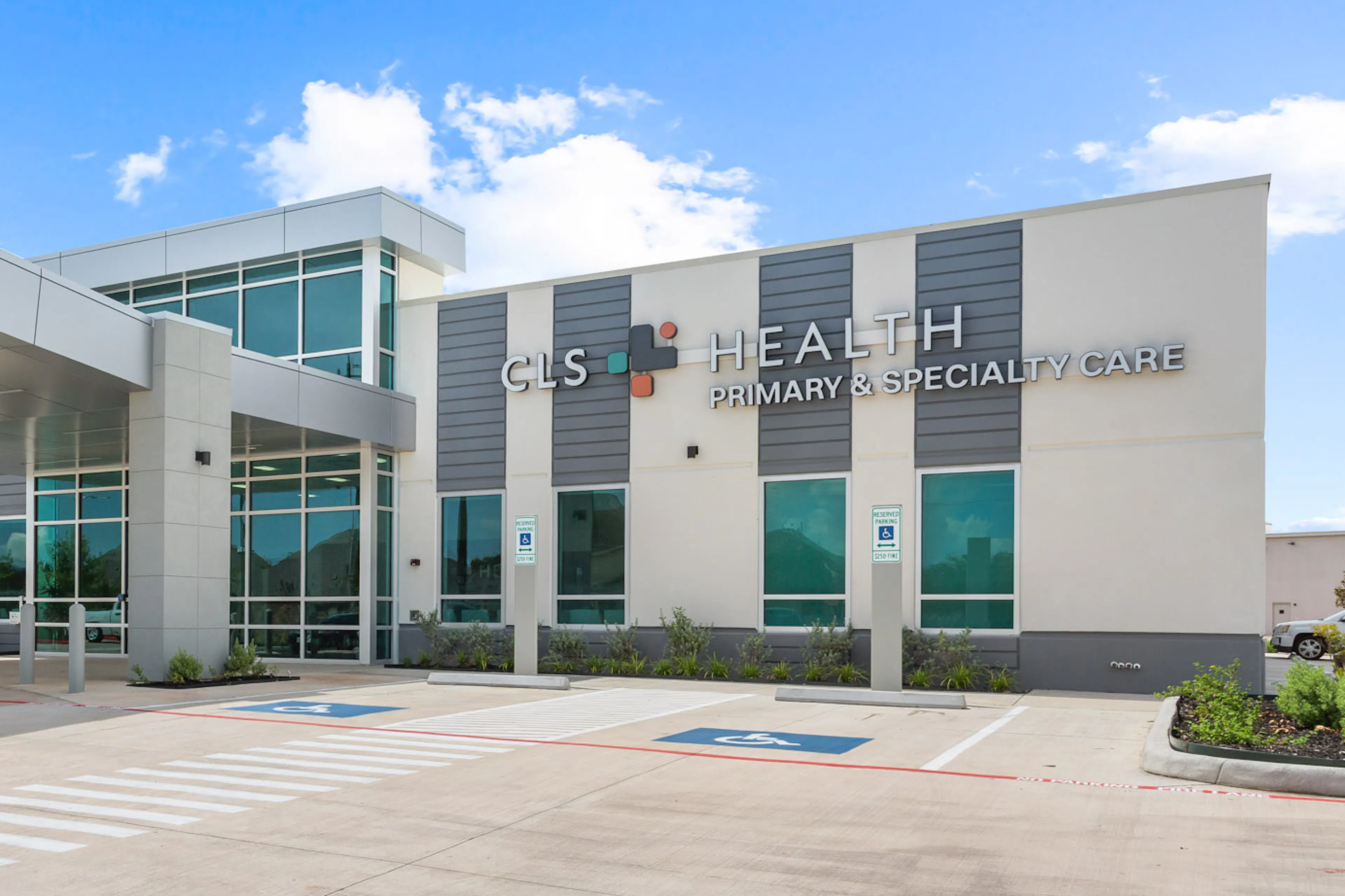 The exterior of CLS Health's comprehensive care located in Pearland, TX, providing primary and specialty care.
