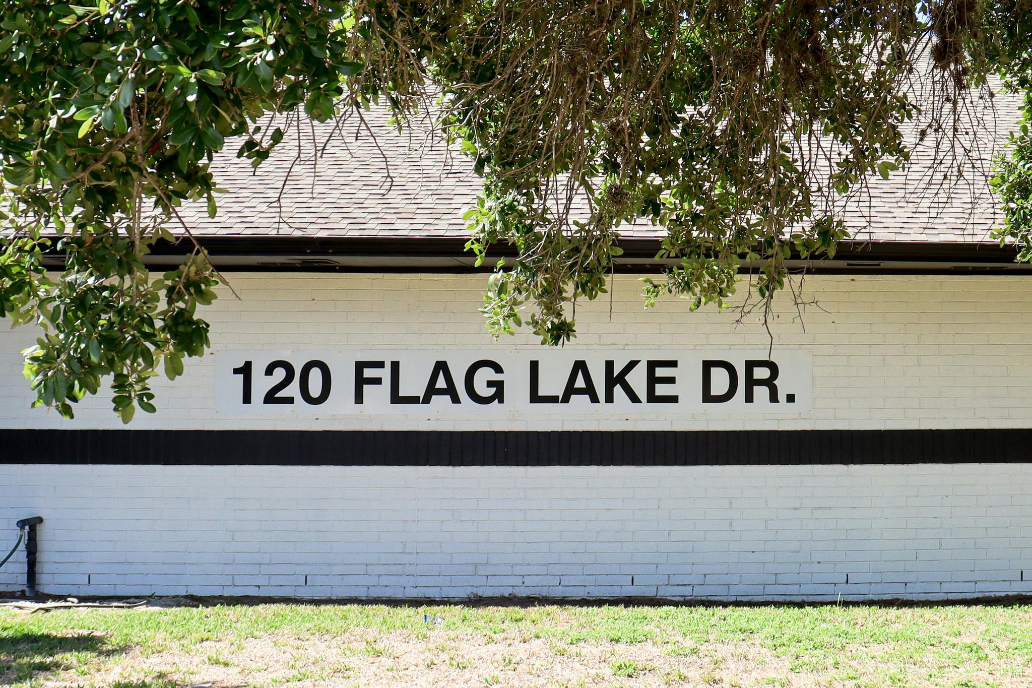 Exterior view of CLS Health Pain Management Associates - Lake Jackson, showcasing the clinic entrance.