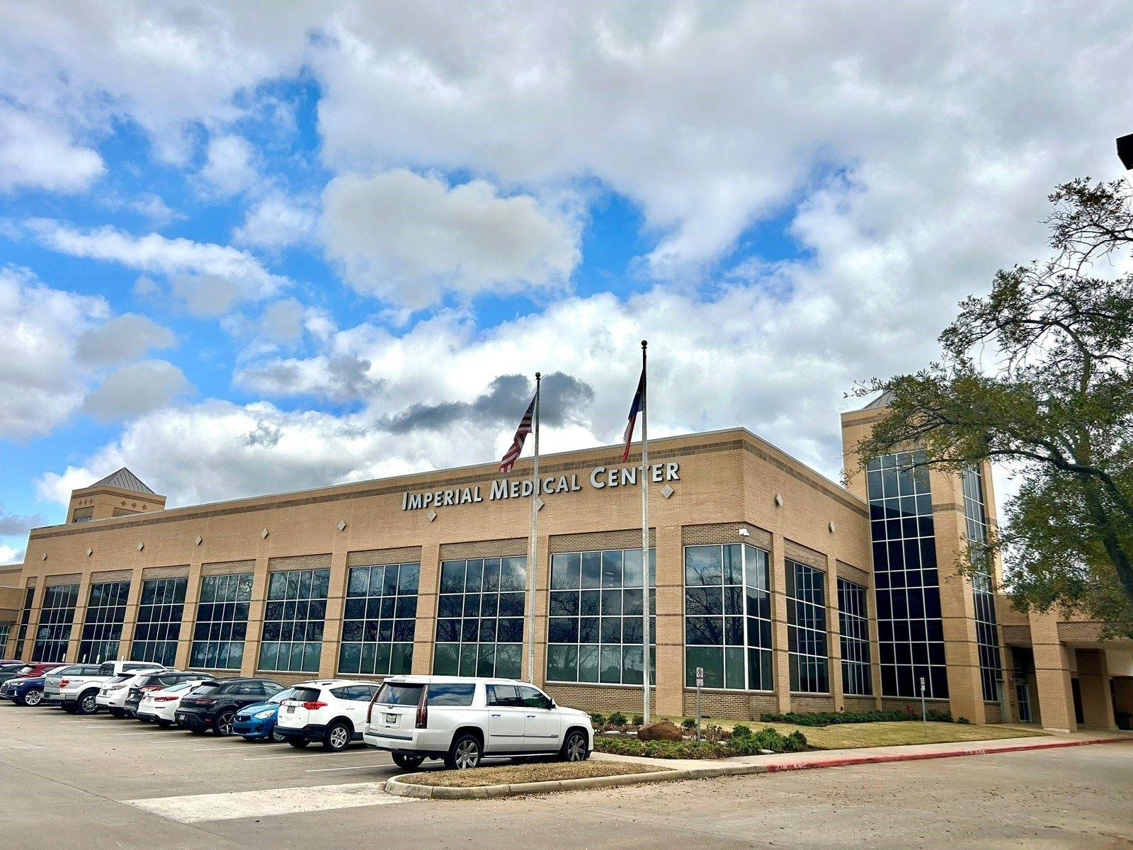 Exterior view of CLS Health Pain Management Associates - Sugar Land Imperial, showcasing the clinic exterior.