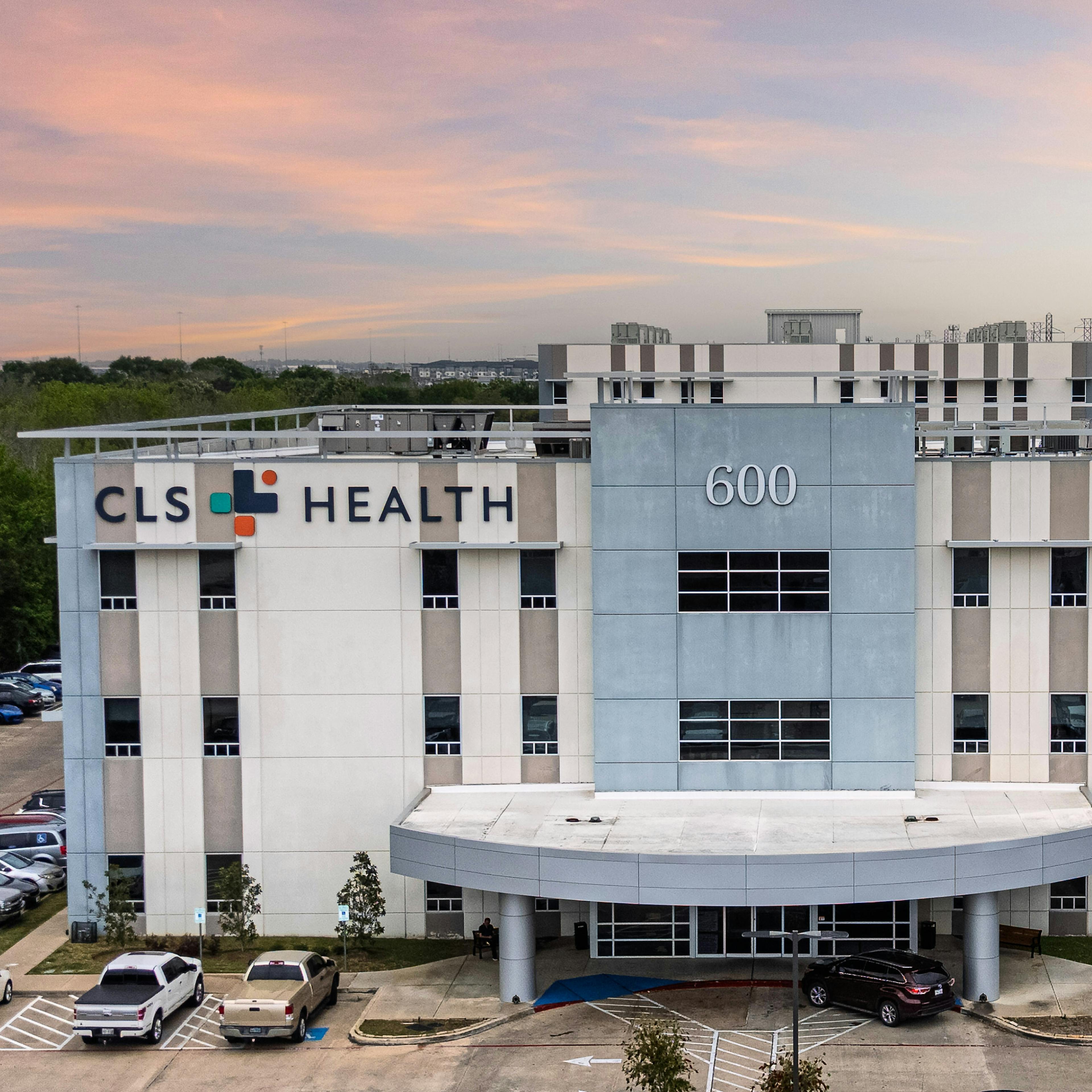 Exterior of the 600 building at CLS Health Comprehensive Care Clinic in Clear Lake, home to primary and specialty care doctors.