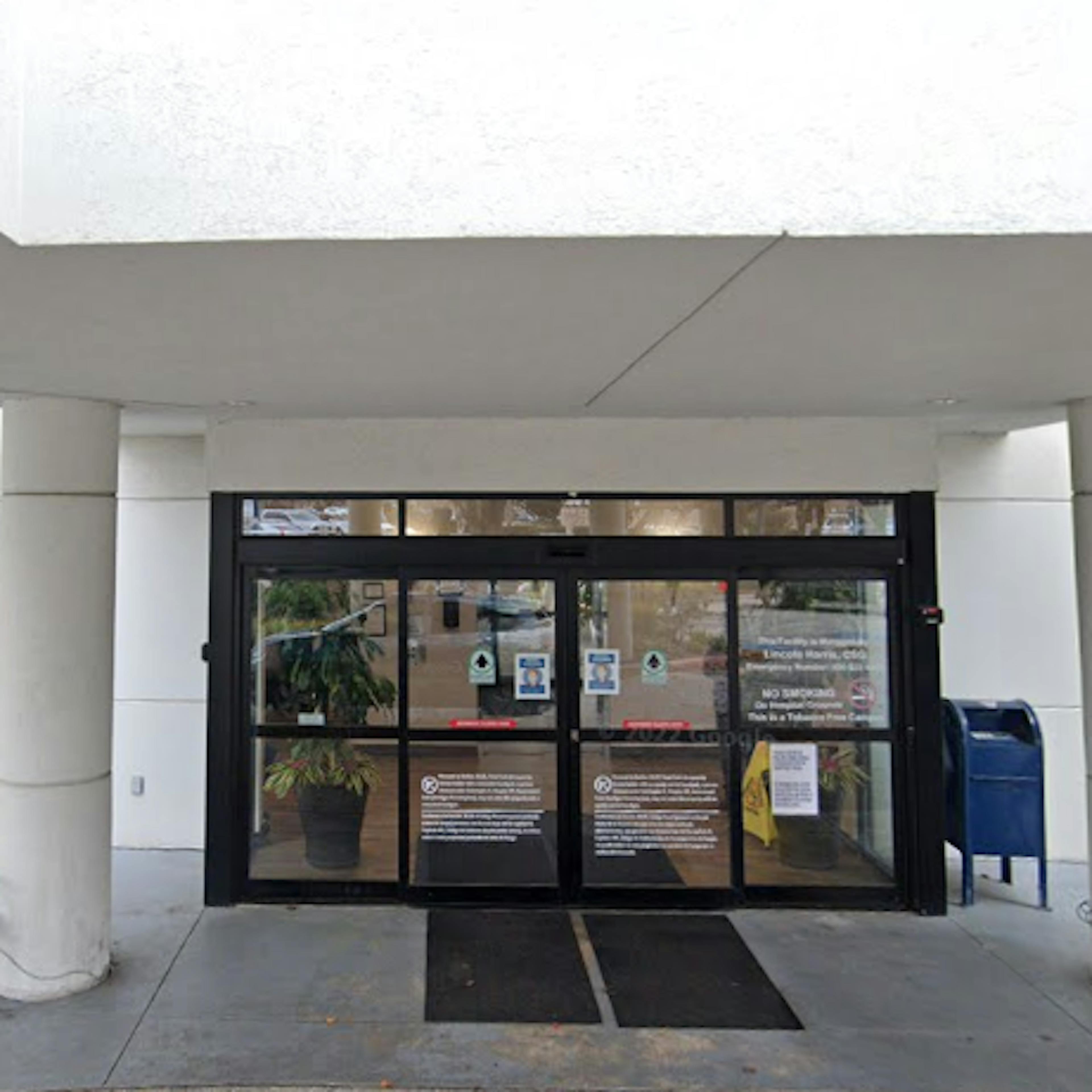 Exterior of CLS Health Primary Care Providers - Pasadena Vista.