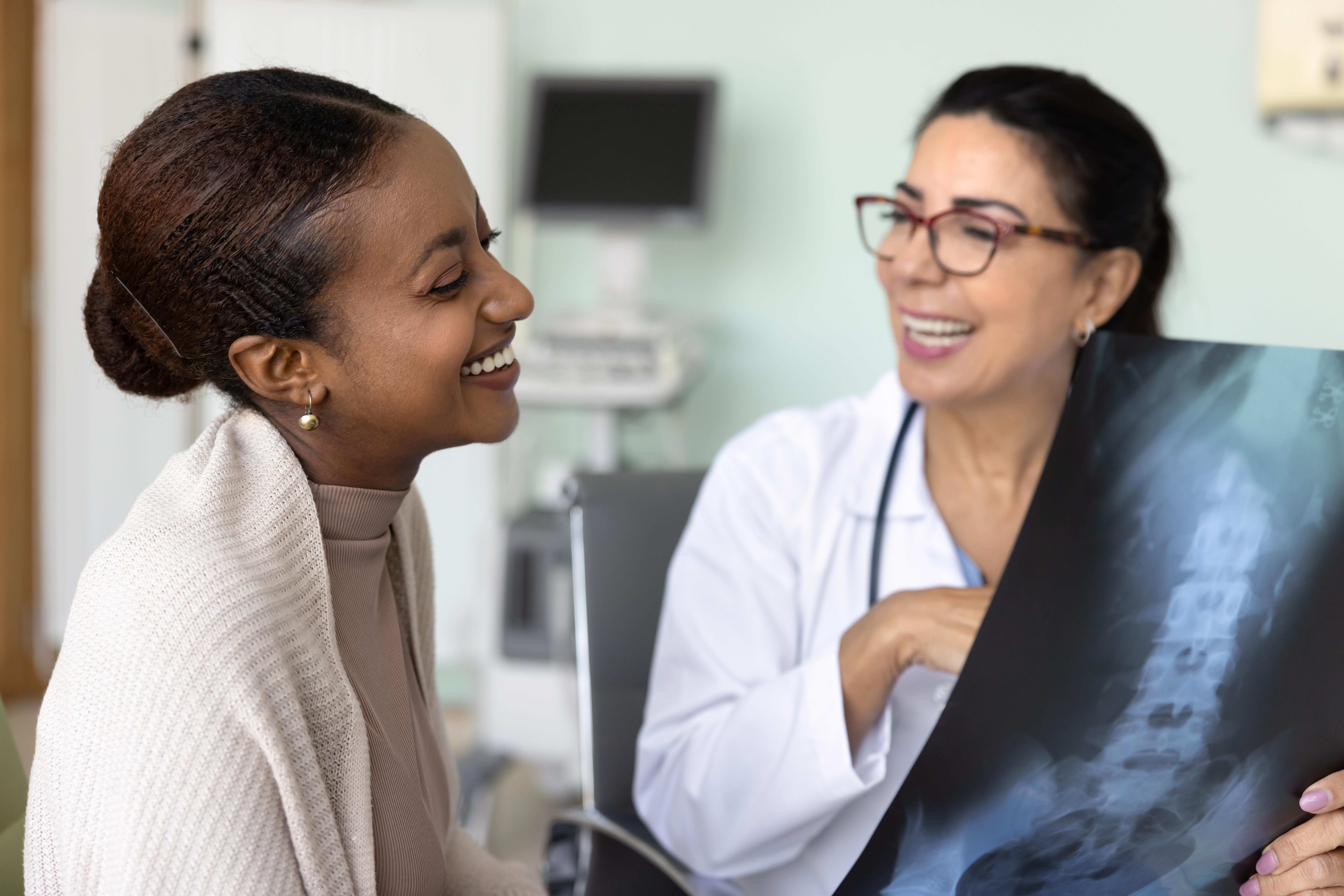 Physiatrist (PM&R Doctor) vs. Physical Therapist | CLS Health