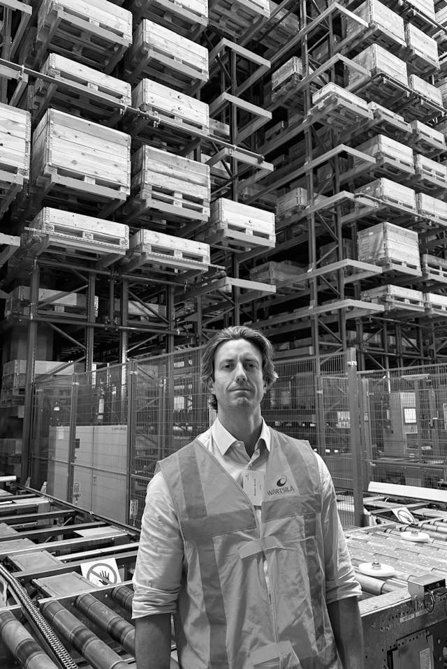 Bastien B. en Finlande – visite du centre de distribution de Wartsila pour BDL Club Invest, dans le cadre de l’analyse d’investissement