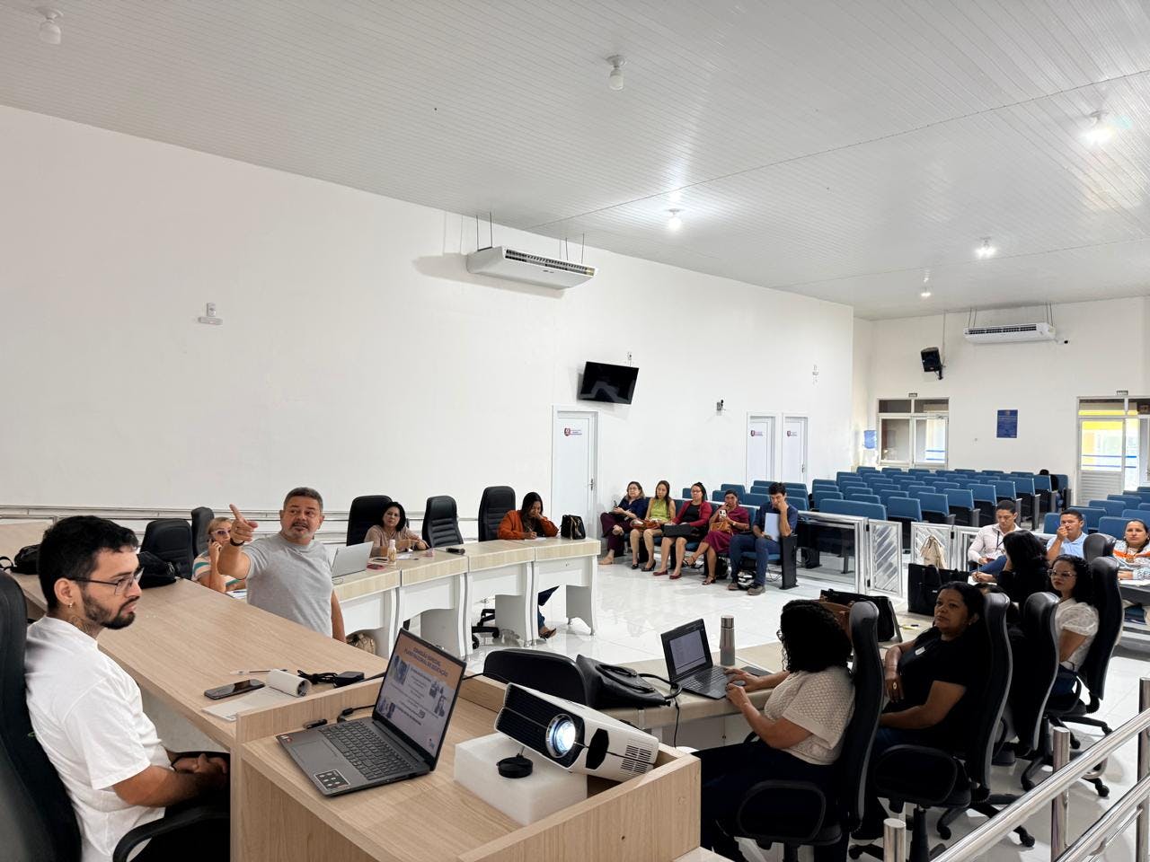 Reunião de trabalho - CME e FME.