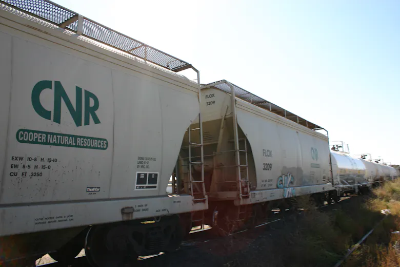 Rail cars loading sodium sulfate