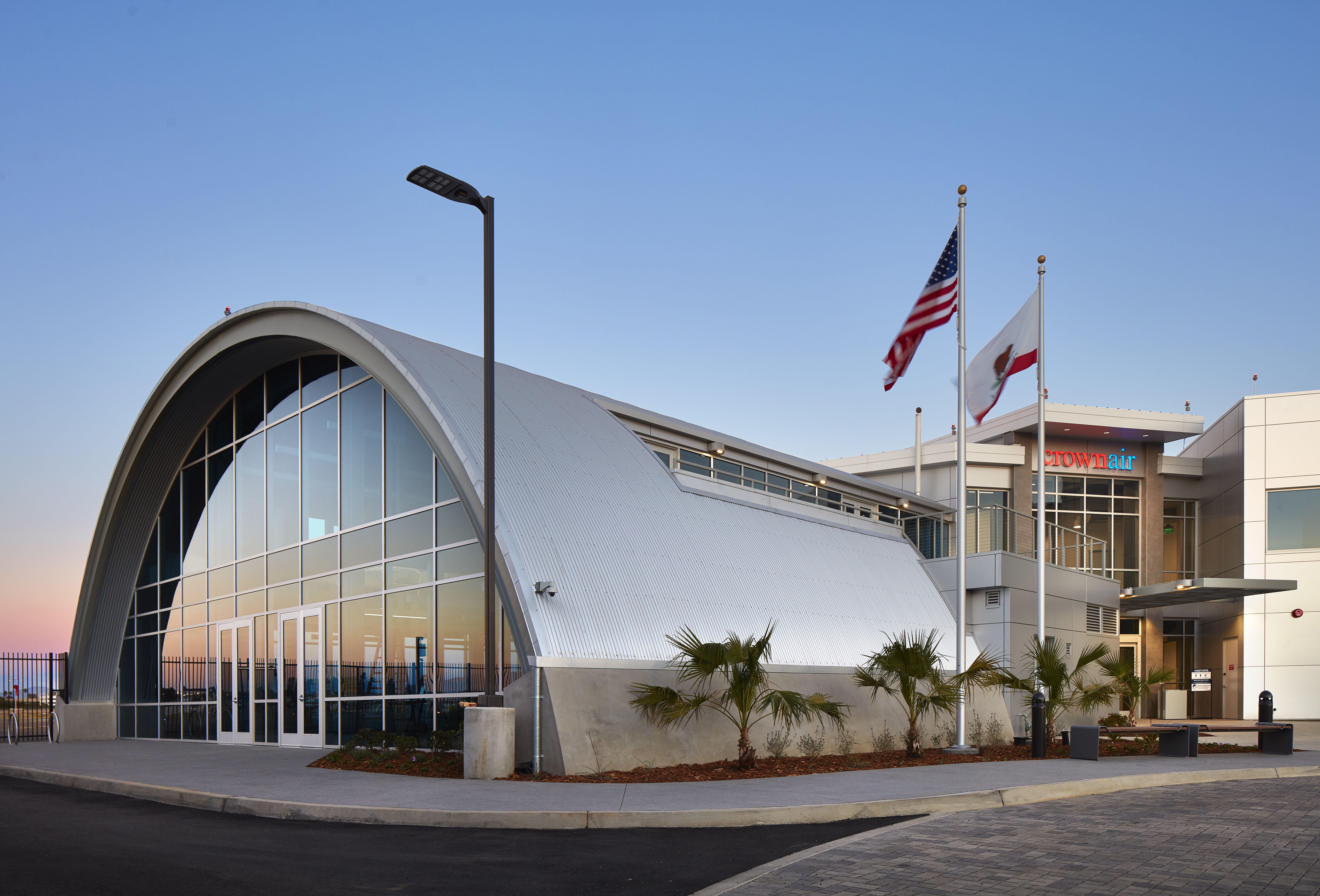 Large entrance forum featuring steel beams protected with beam galvanizing by Coatinc US, ensuring reliable corrosion resistance and long-term durability.