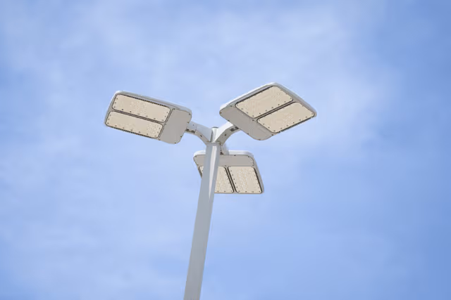 Coatinc US team working with advanced galvanizing technology, showcasing innovation, expertise, and consistent quality in modern galvanizing solutions.