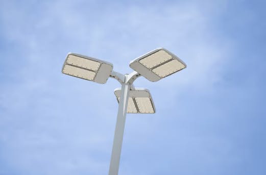 Coatinc US team working with advanced galvanizing technology, showcasing innovation, expertise, and consistent quality in modern galvanizing solutions.