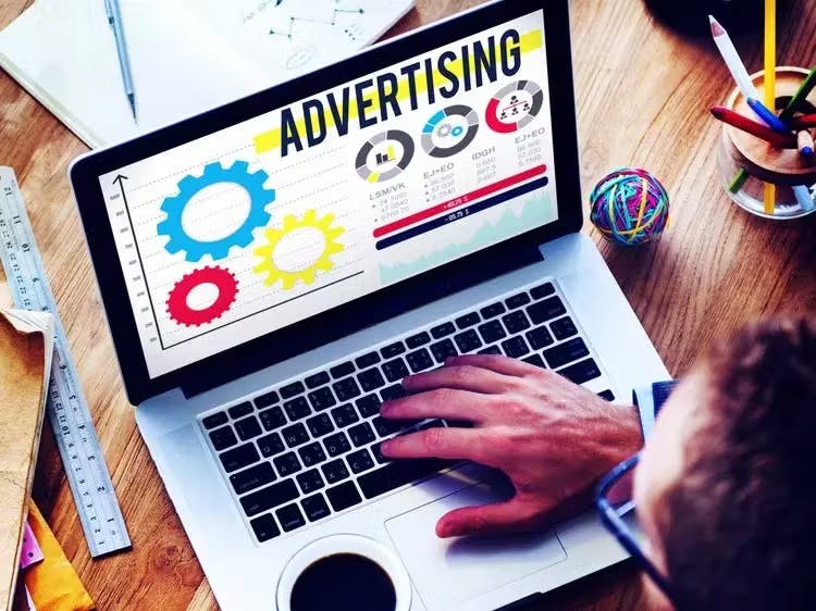 Laptop Advertising