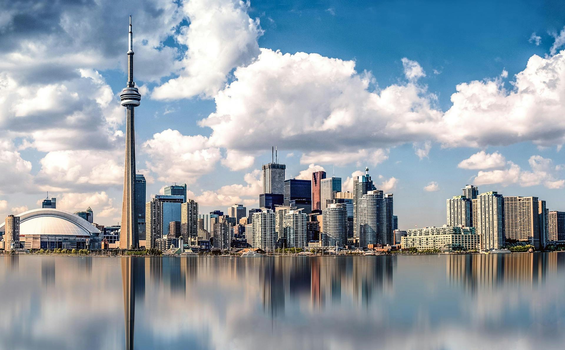 Toronto skyline from Lake Ontario, photo by Pixabay