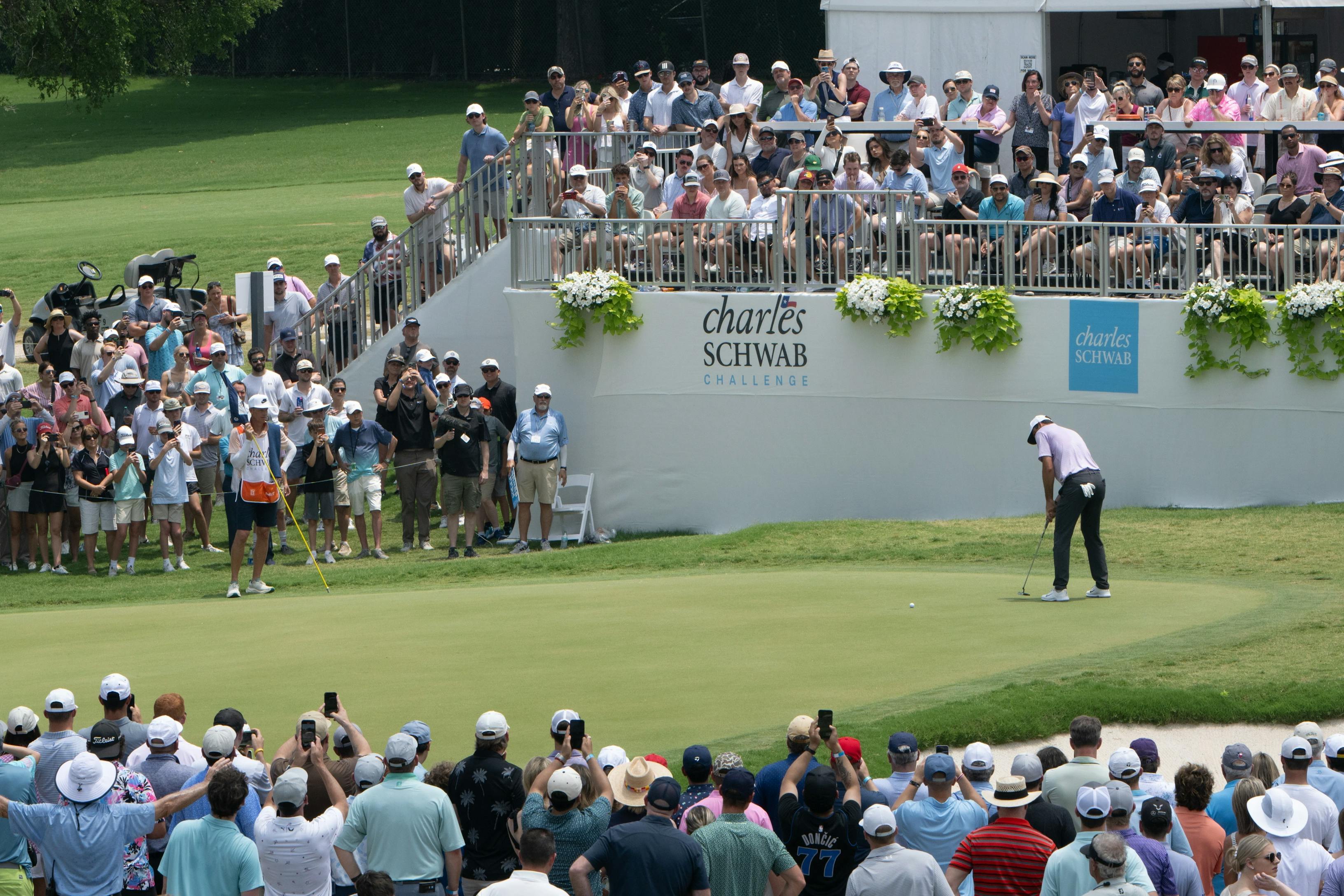 Crowd shot of hole 9