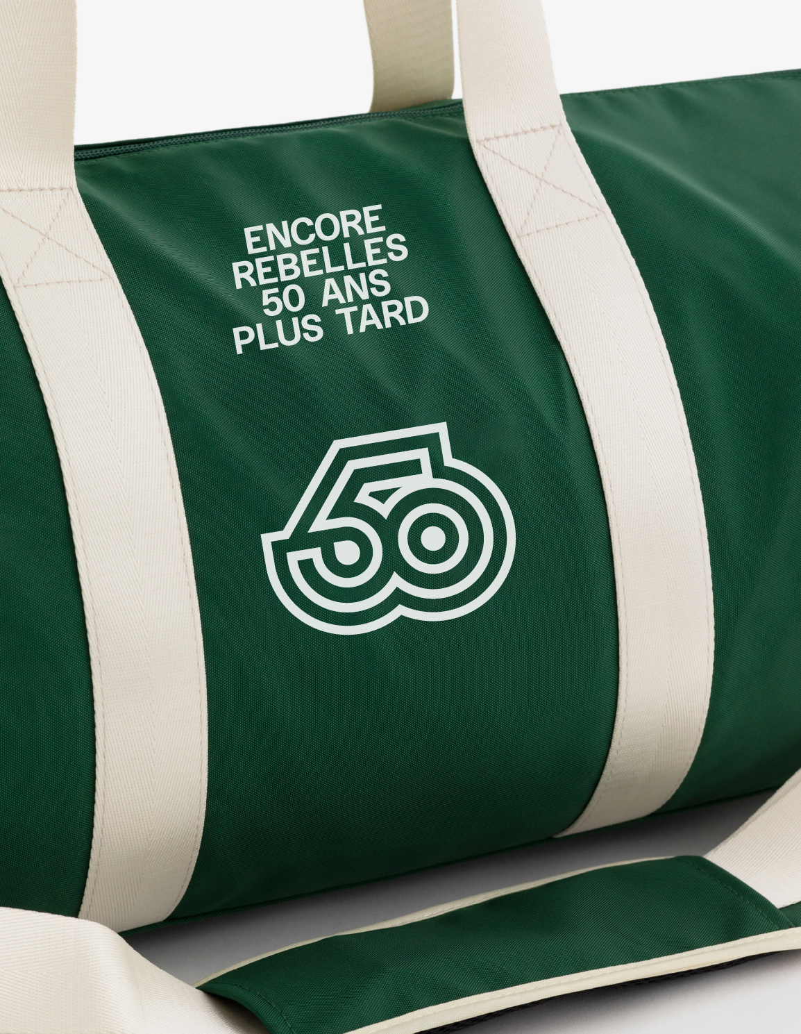 Exemple de sac de sport avec des éléments de l'identité visuelle pour le 50 ans des Rebelles