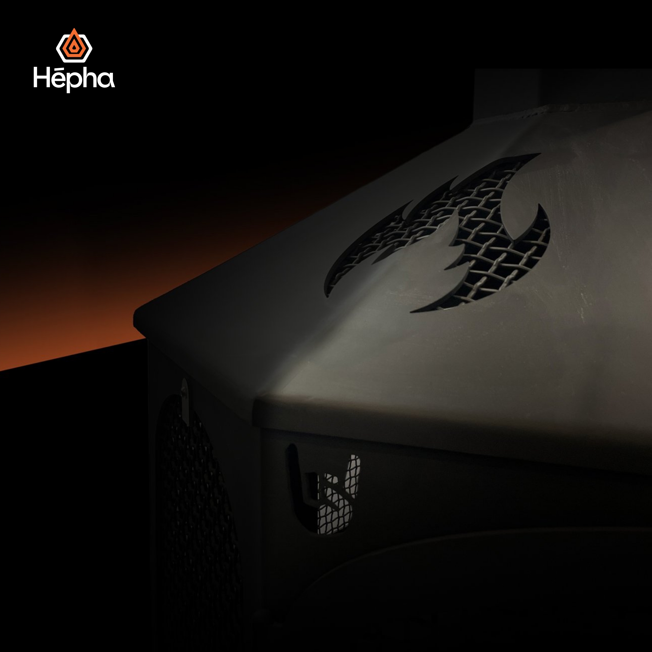 Exemple repris du site web de Hépha avec des éléments graphiques de l'image de marque et une photo d'un foyer de Hépha 