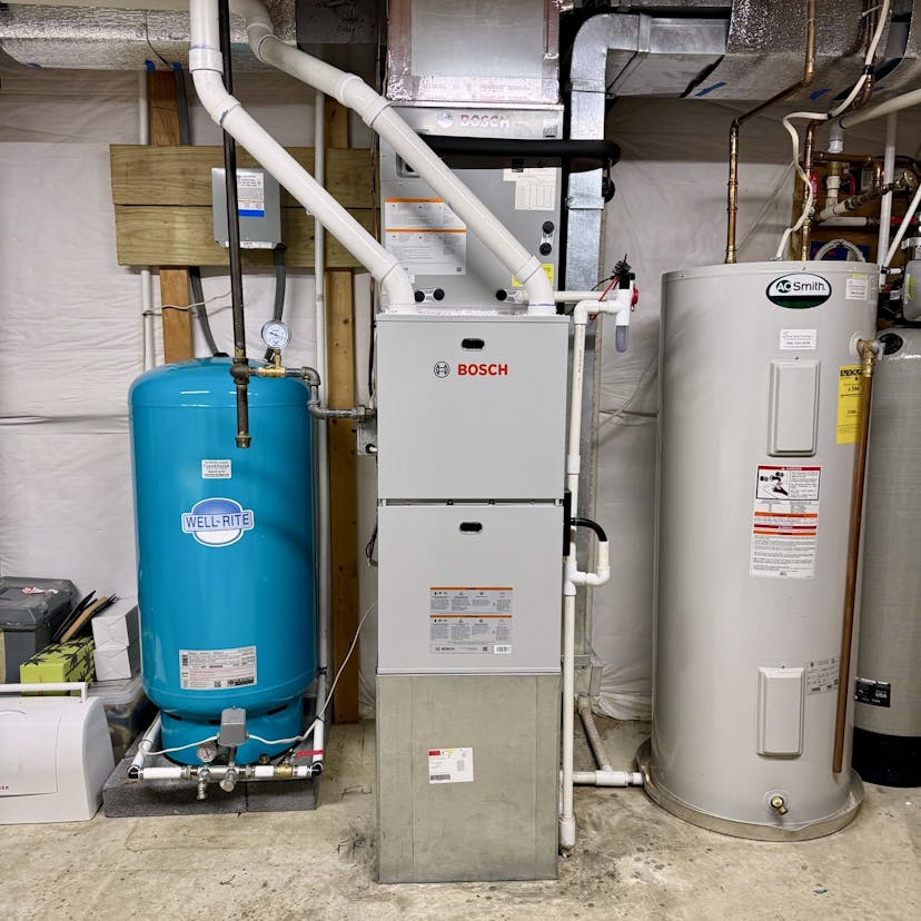 Calentador Bosch instalado por Comfort Control Specialists