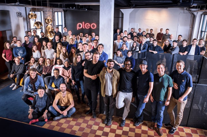 A large group of Pleo employees