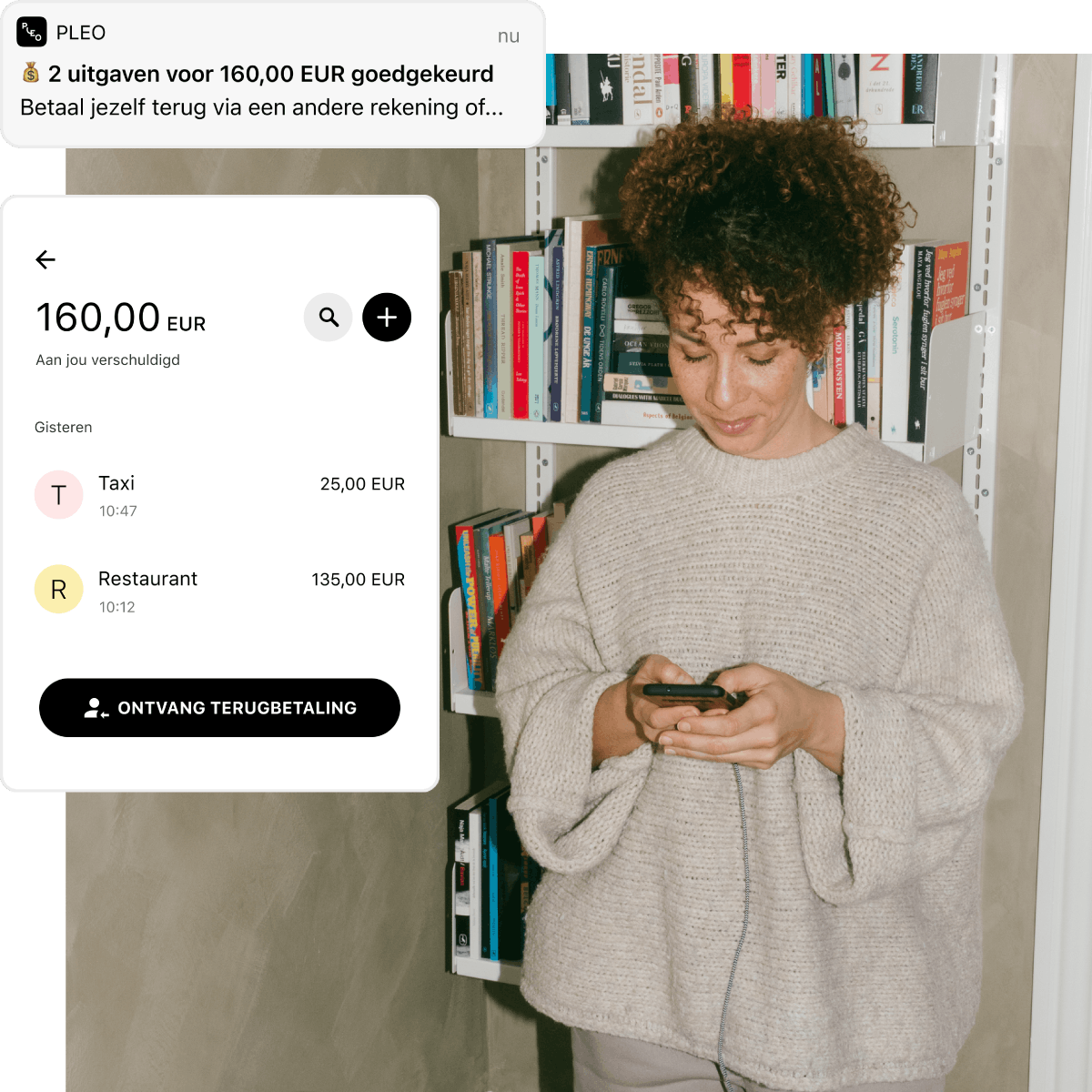 Foto van een persoon die zichzelf terugbetaalt via de Pleo-app