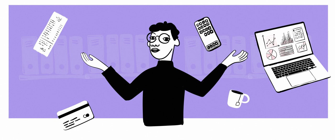 Un hombre con tarjetas, recibos, café, un móvil e un ordenador