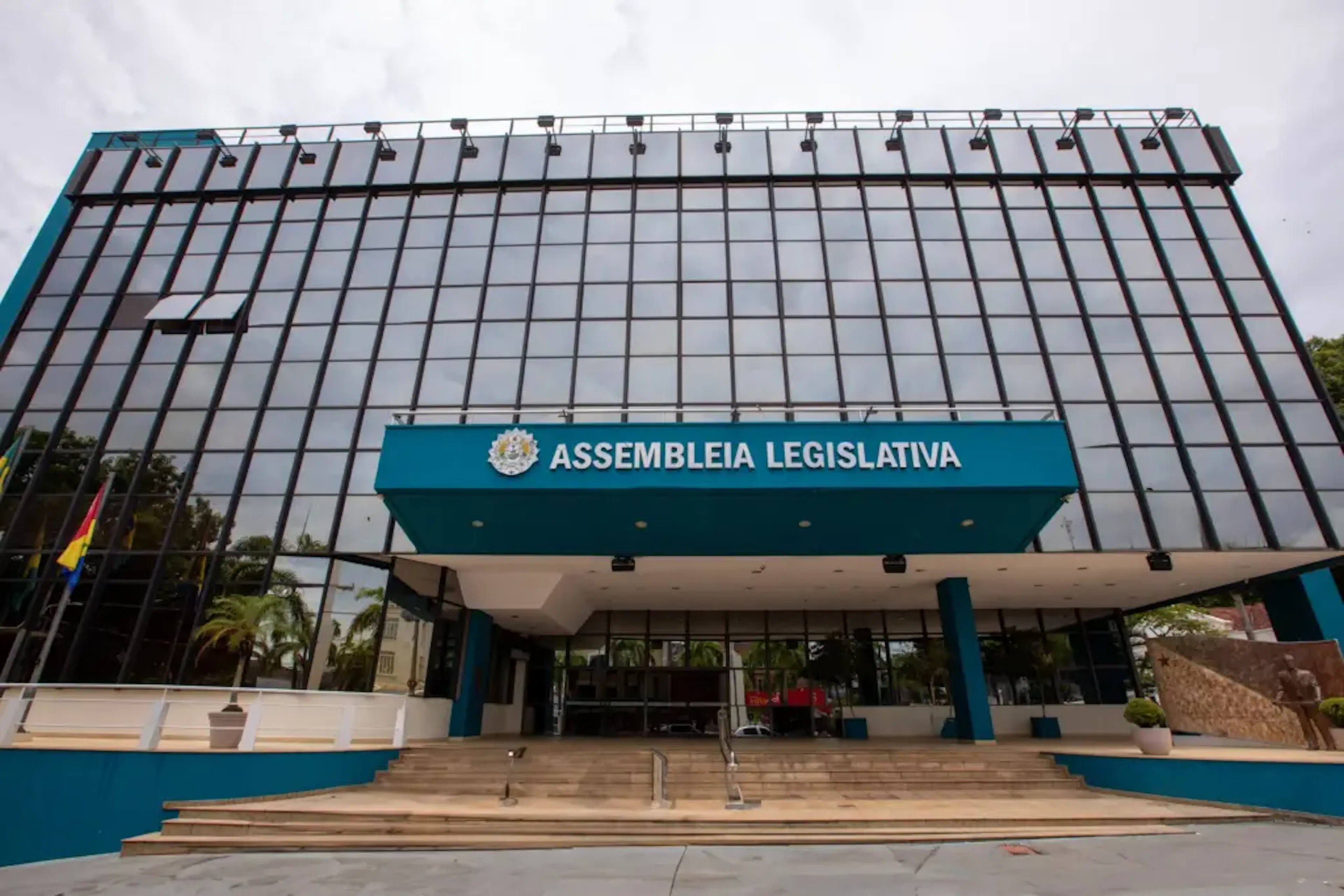 Concurso ALEAC: termo de referência define 50 vagas, salários de até R$ 7,5 mil e provas