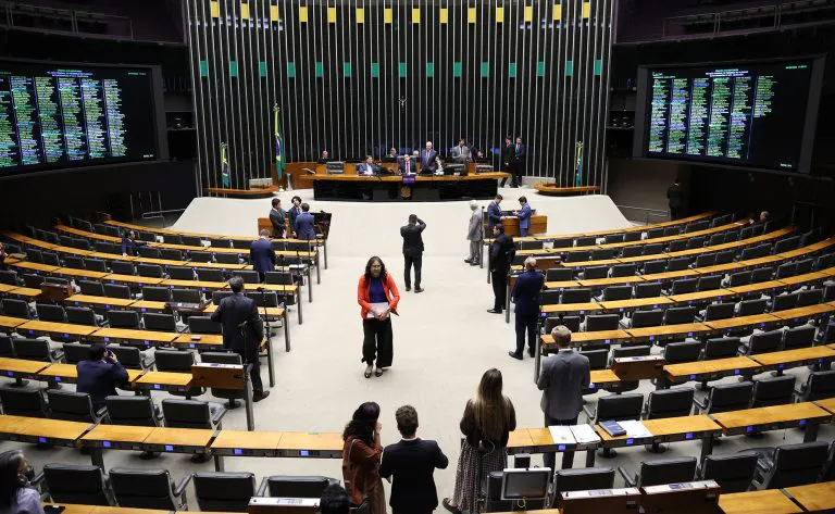 Concurso Câmara dos Deputados: resultado final da prova objetiva é divulgado