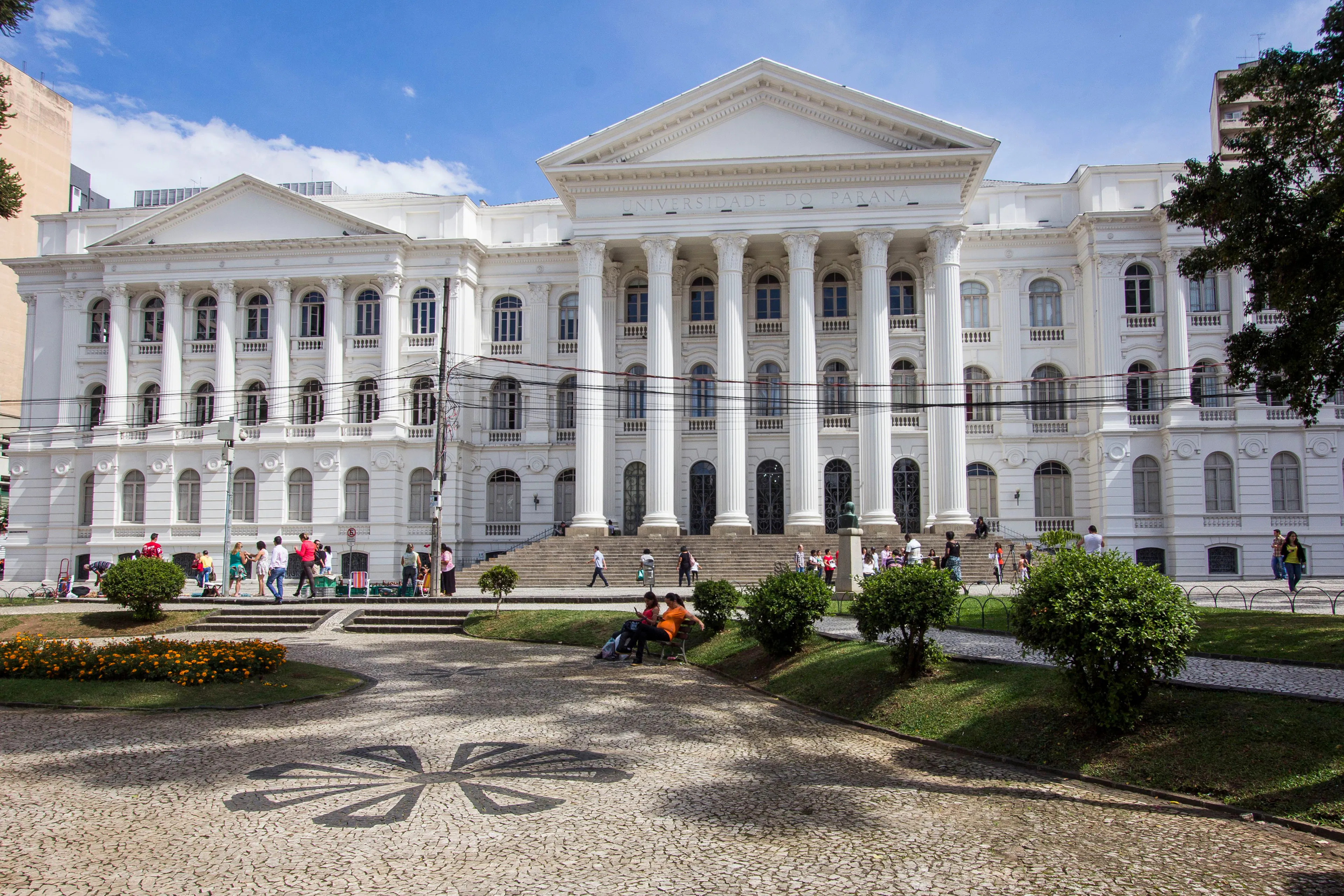 UFPR retifica concurso para professor assistente e altera titulação em Sistemas de Computação