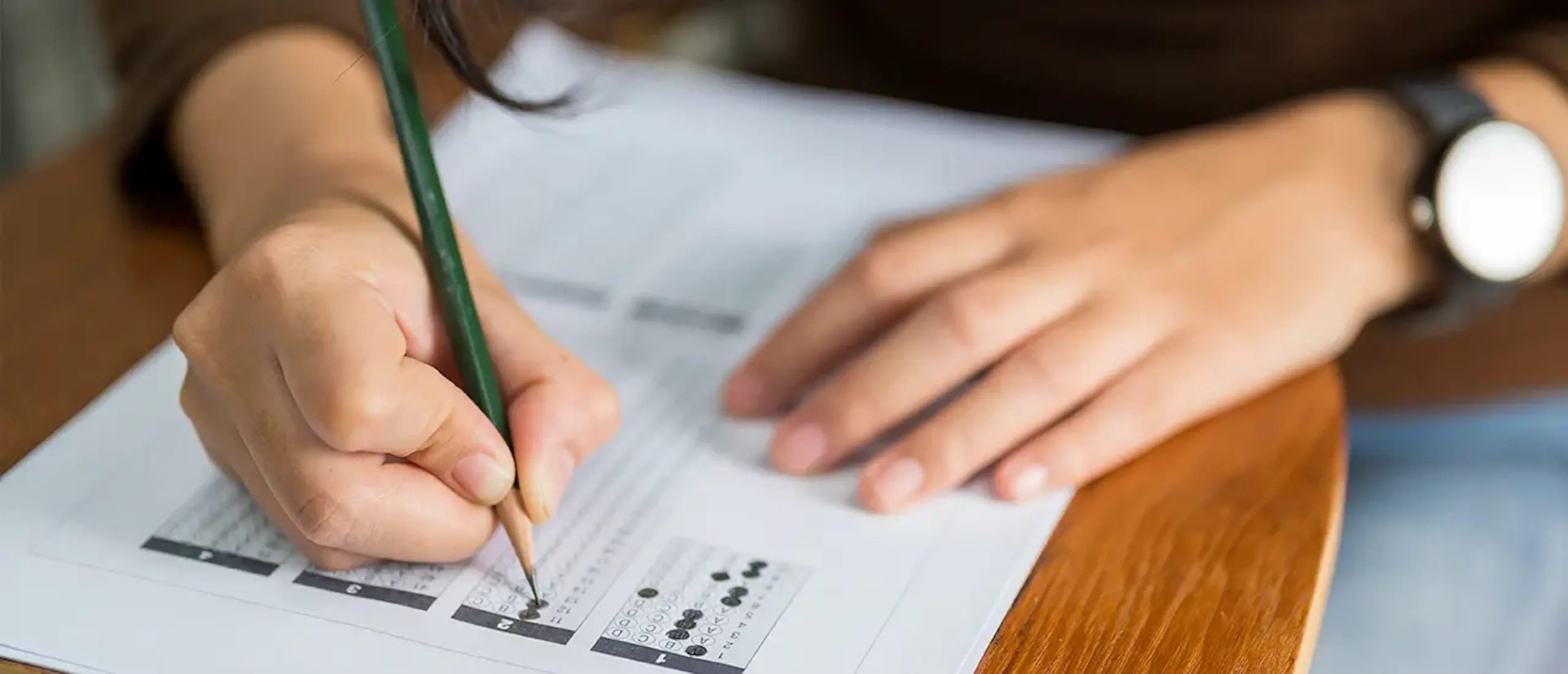 Concursos RJ: 1.543 vagas abertas com salários de até R$ 20.338