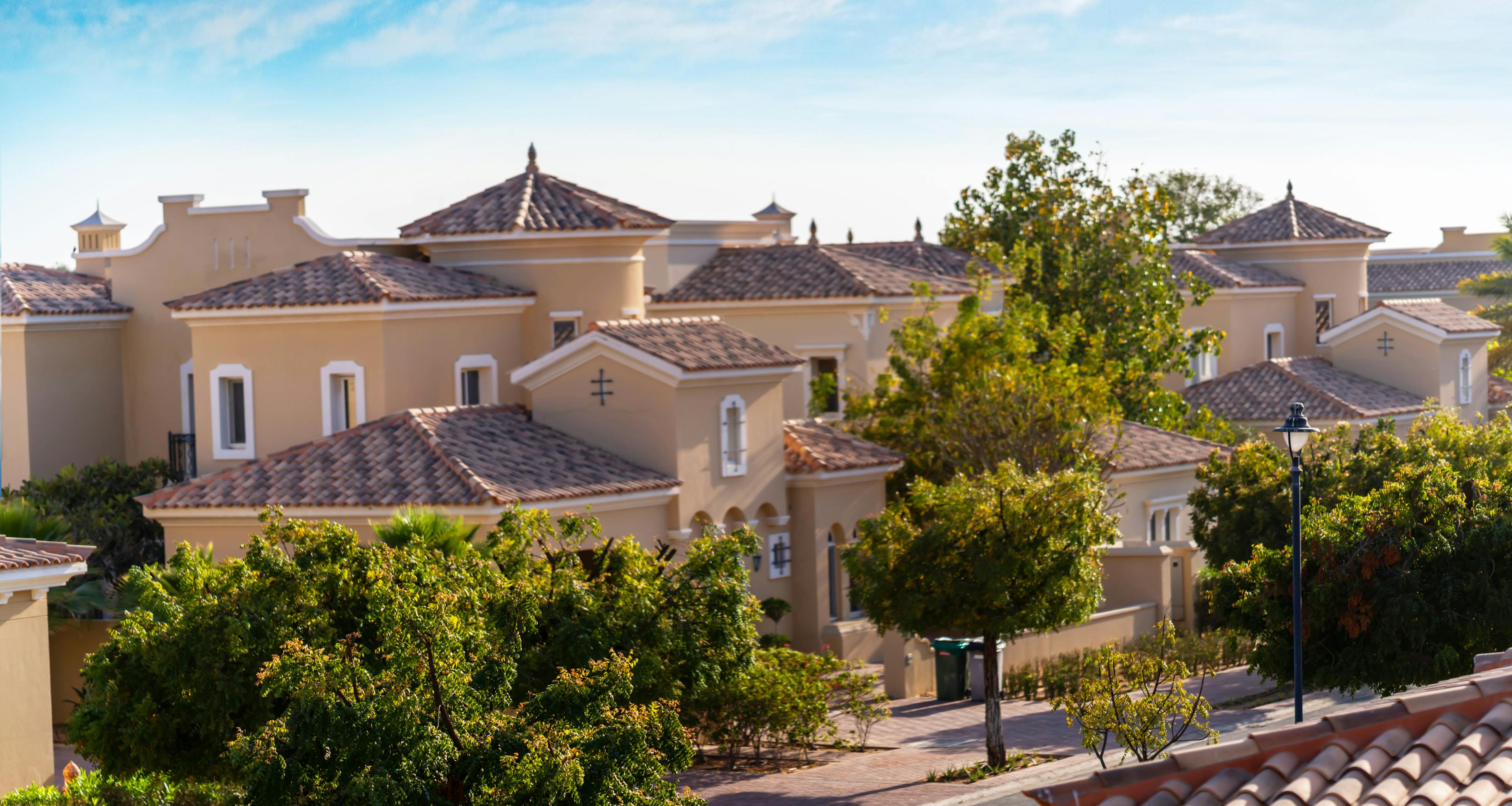 UAQ Mistral Community View