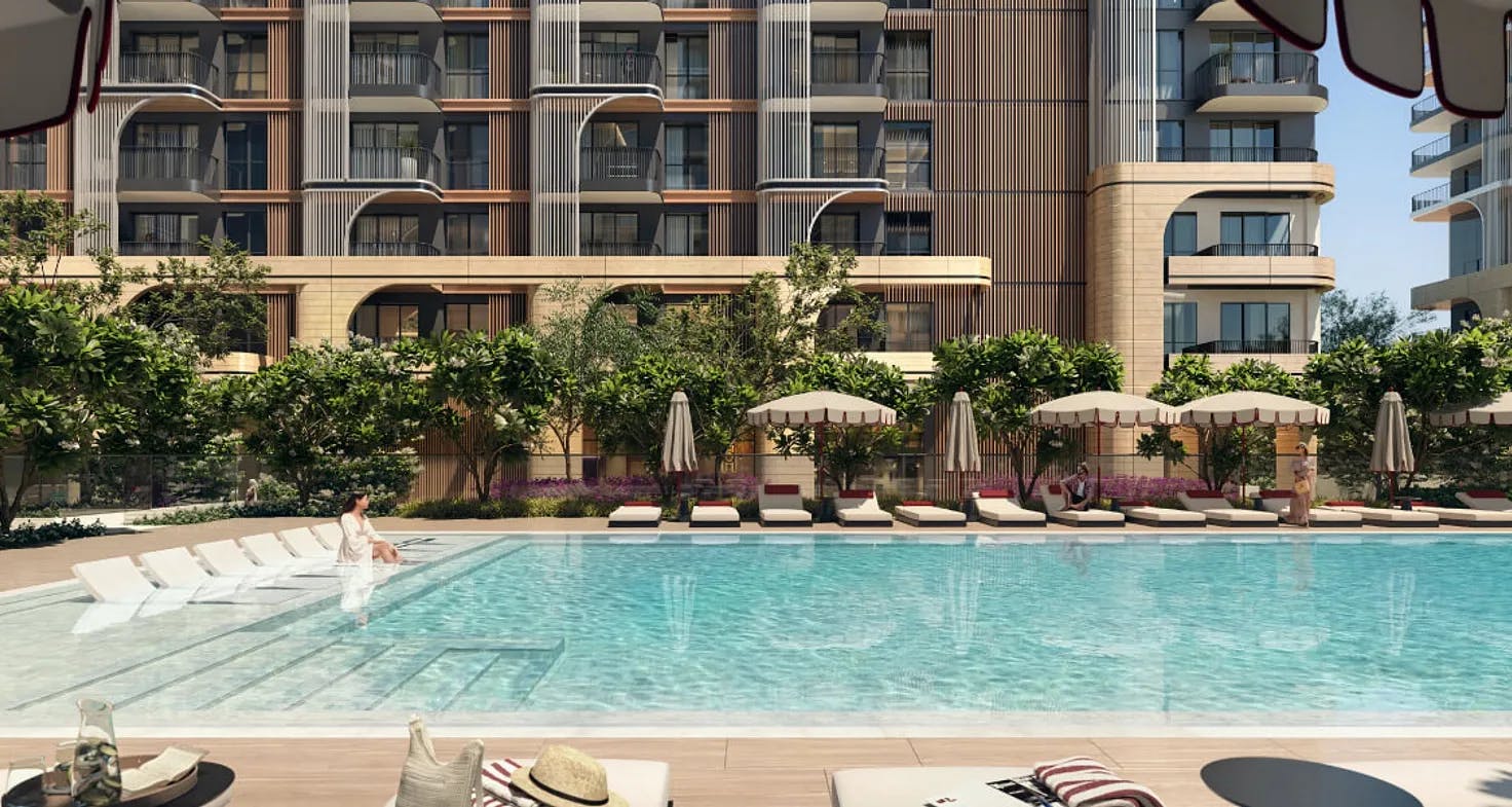 Abu Dhabi Aldar Manarat Living Pool