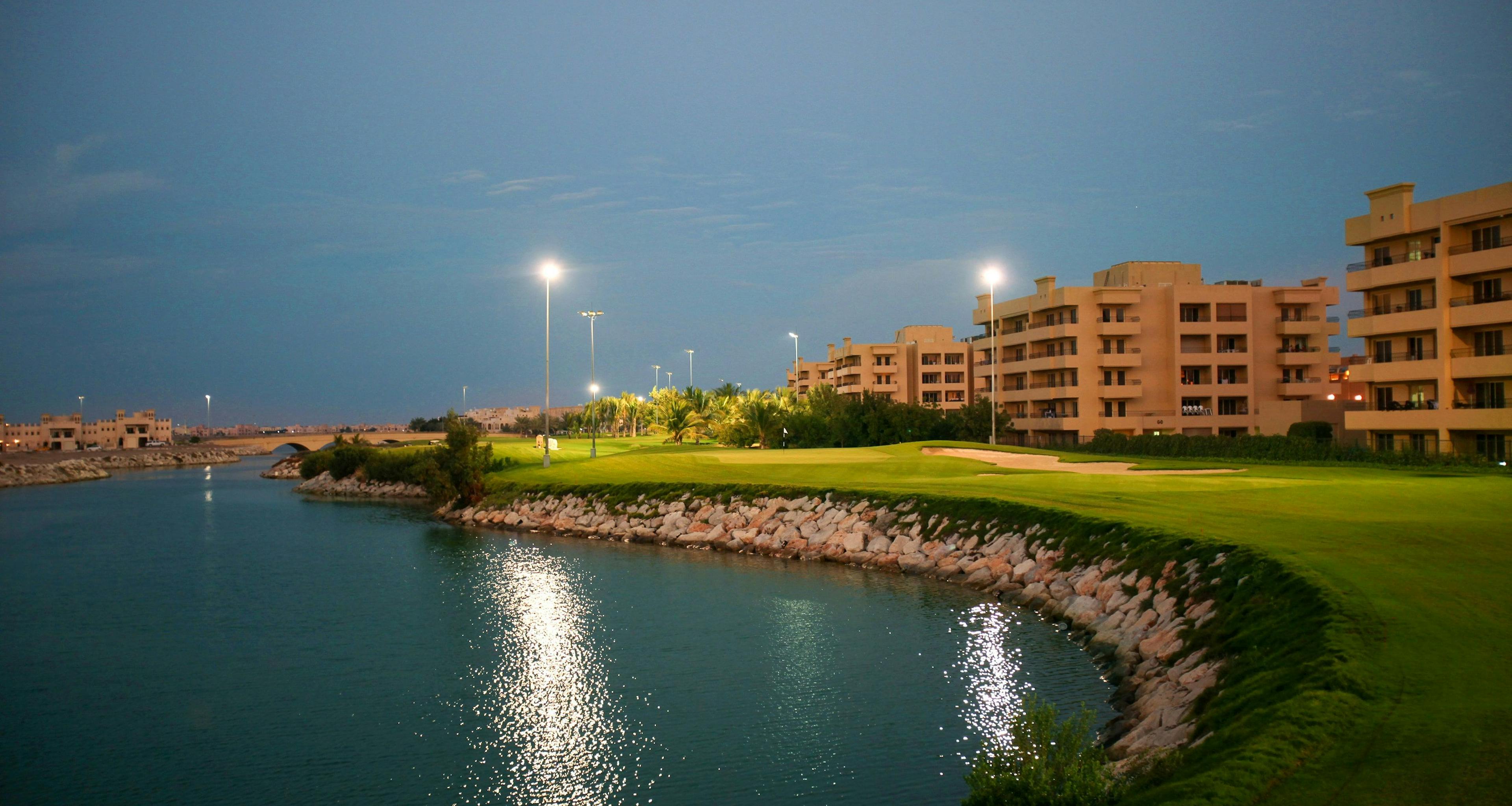 Golf Apartments Exterior