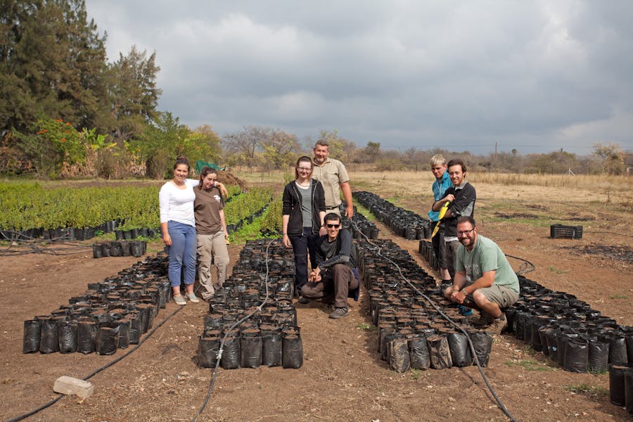 ACE students - community work on the Service Learning Trip