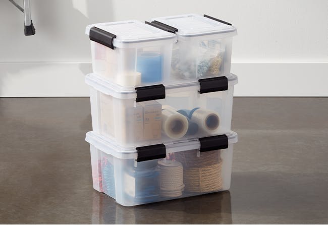 IRIS Weathertight Plastic Storage Container 6.5 Quarts 6 12 x 8 12