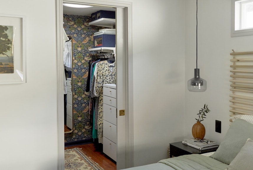 6 Ideas to Convert Your Closet Into a Bedroom