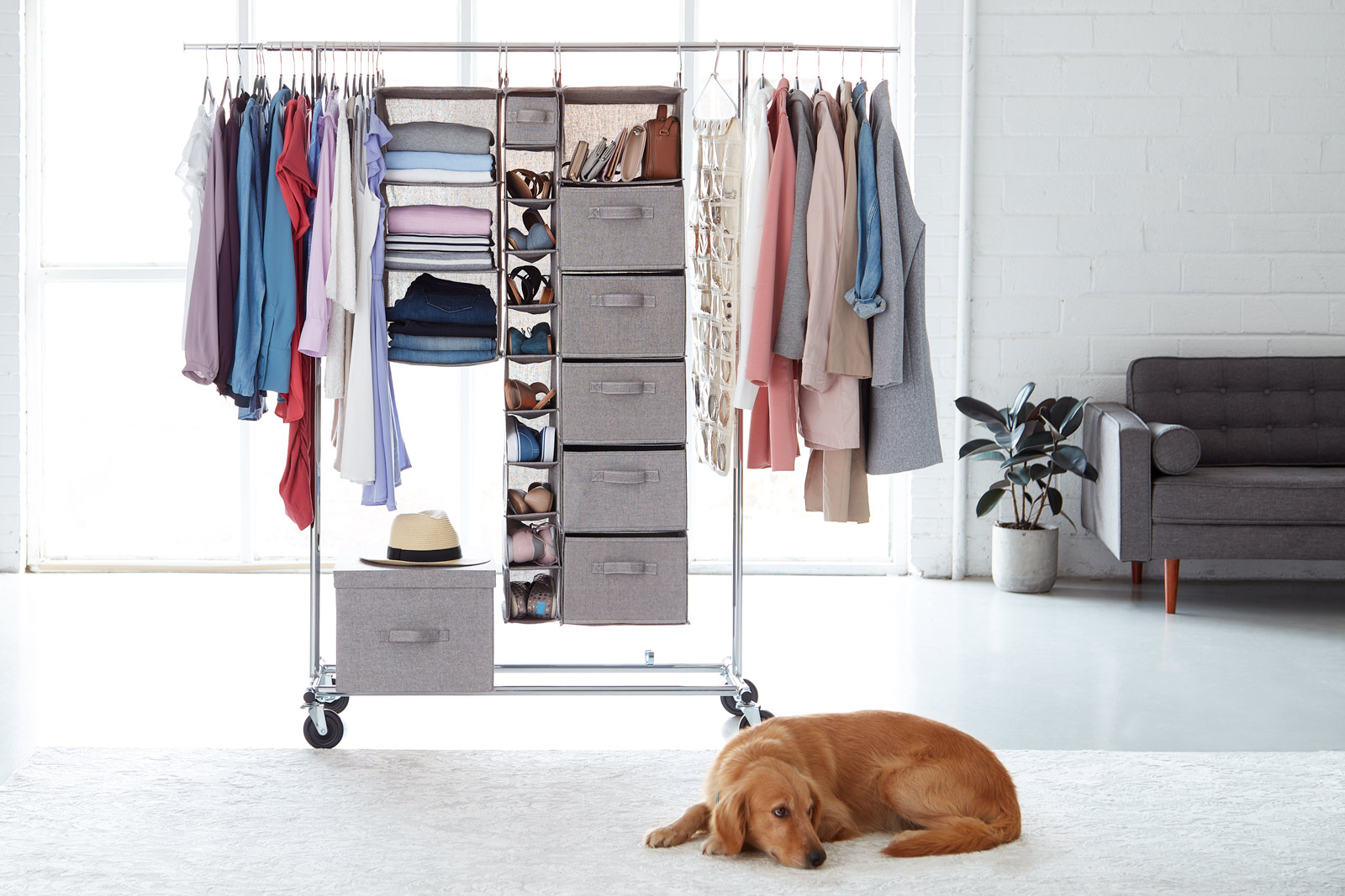 No dresser, No Problem! Hang your organized clothes from the closet!  @emmygoesplaces #closet #travel #travelhack #luggage