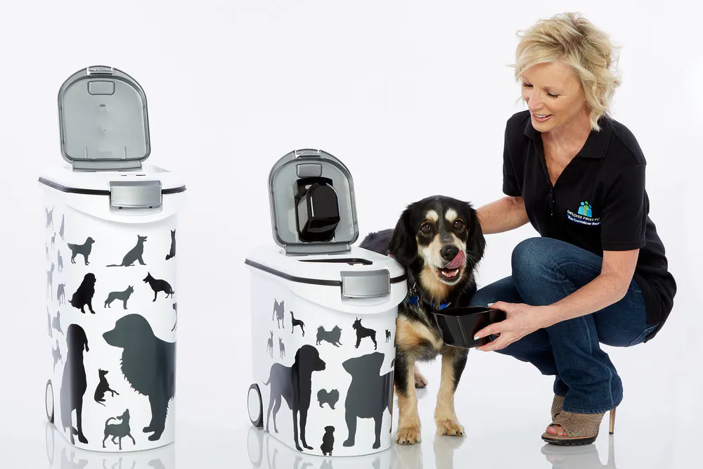 Bl_Aug16_DogFoodContainers