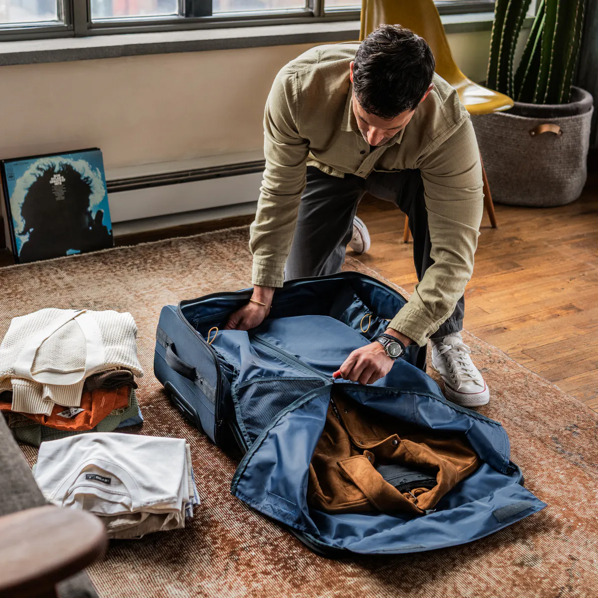 Halfday carry-on garment roller in navy