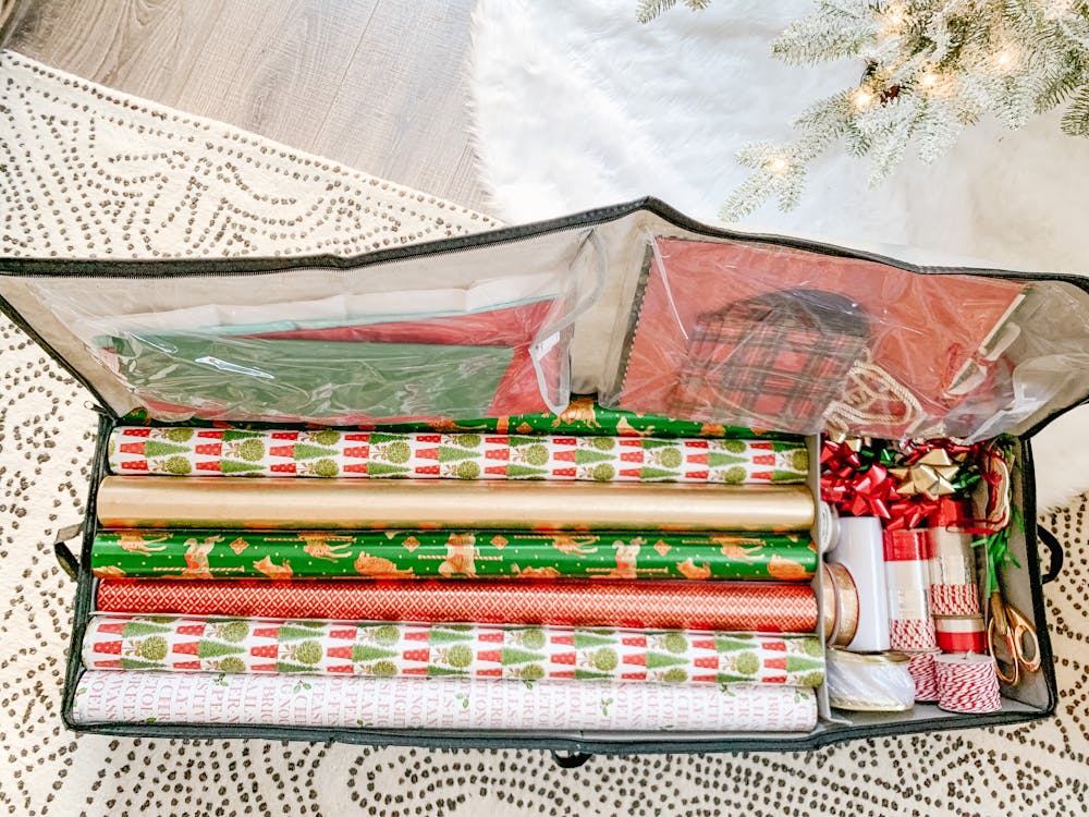 5 Simple Gift Wrapping and Organization Tips