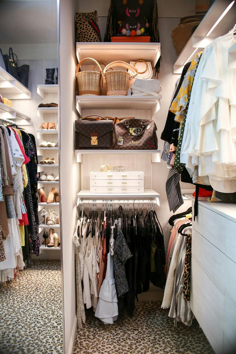 baby closet - Carrie Bradshaw Lied