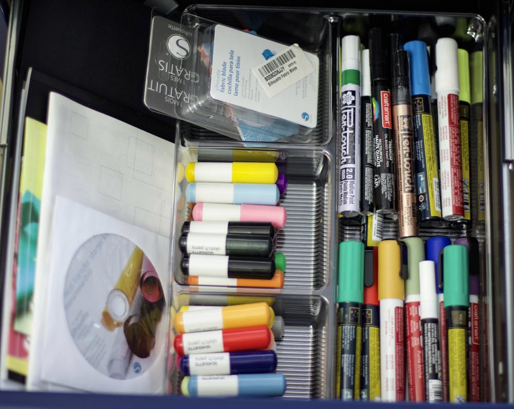 Setting Up A Home Office Desk Container Stories