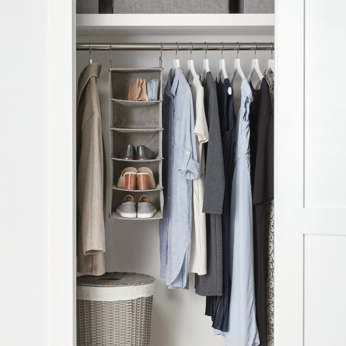 How to Maximize Your Small Closet