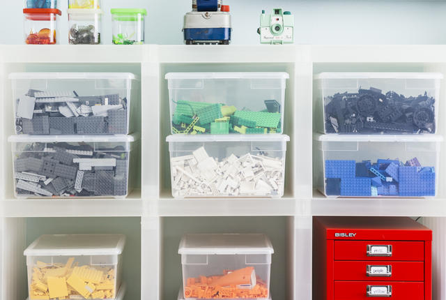 indhold supplere arv Storage Tricks for Beloved Little Bricks | Container Stories