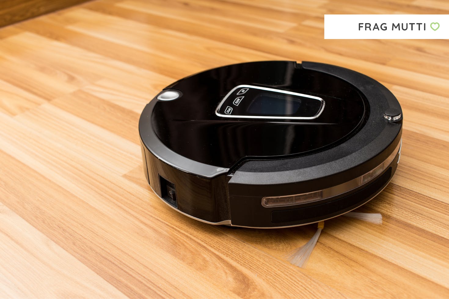 Robot vacuum cleaners. Робот-пылесос Roomba 2002 год. Робот-пылесос Synco 4tune-388c. Робот пылесос Robotic Vacuum Cleaner s1. Робот-пылесос 360 Robot Vacuum Cleaner c50-1.