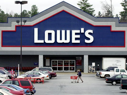Lowe's storefront and parking lot