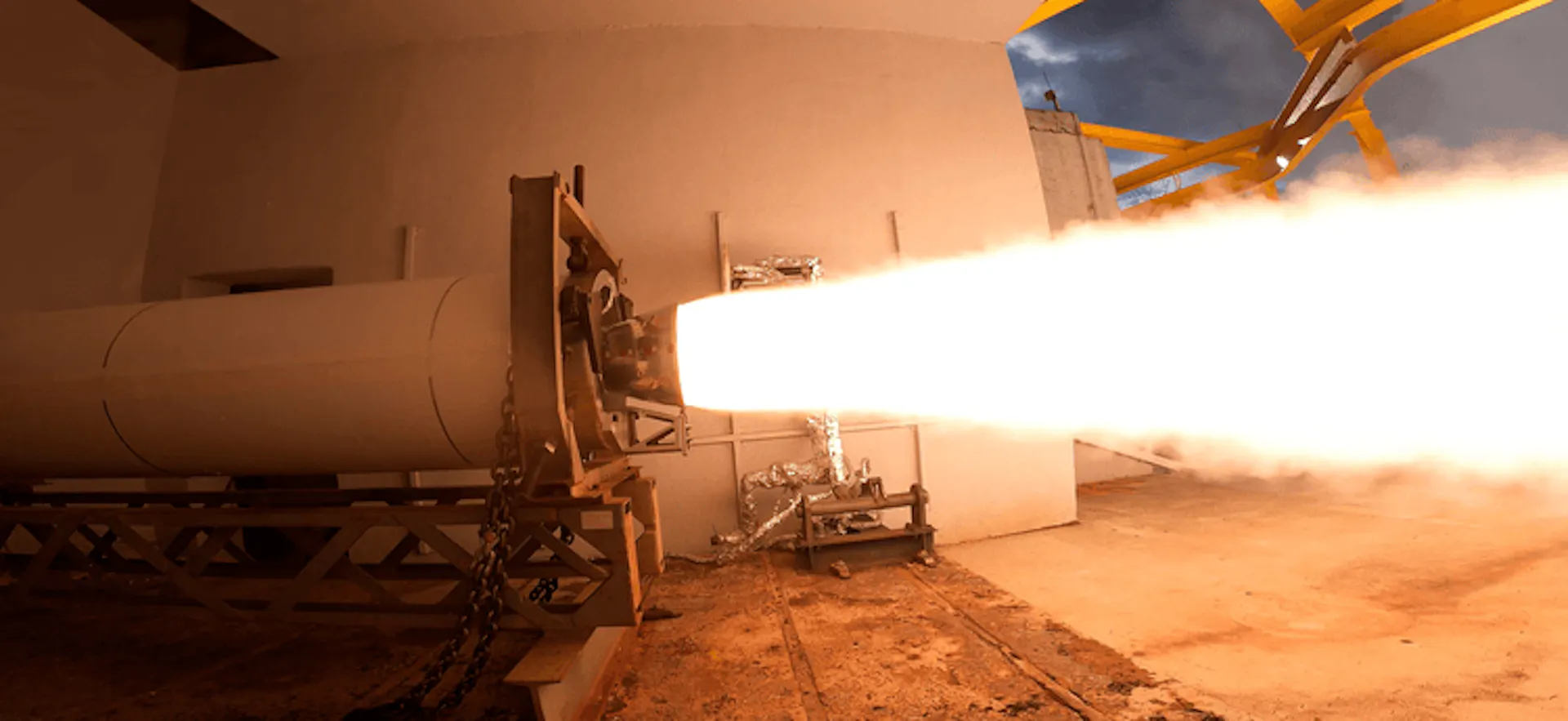 Test of 21-inch second-stage solid rocket motor