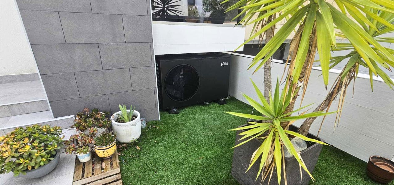 Instalación de aerotermia Ferroli