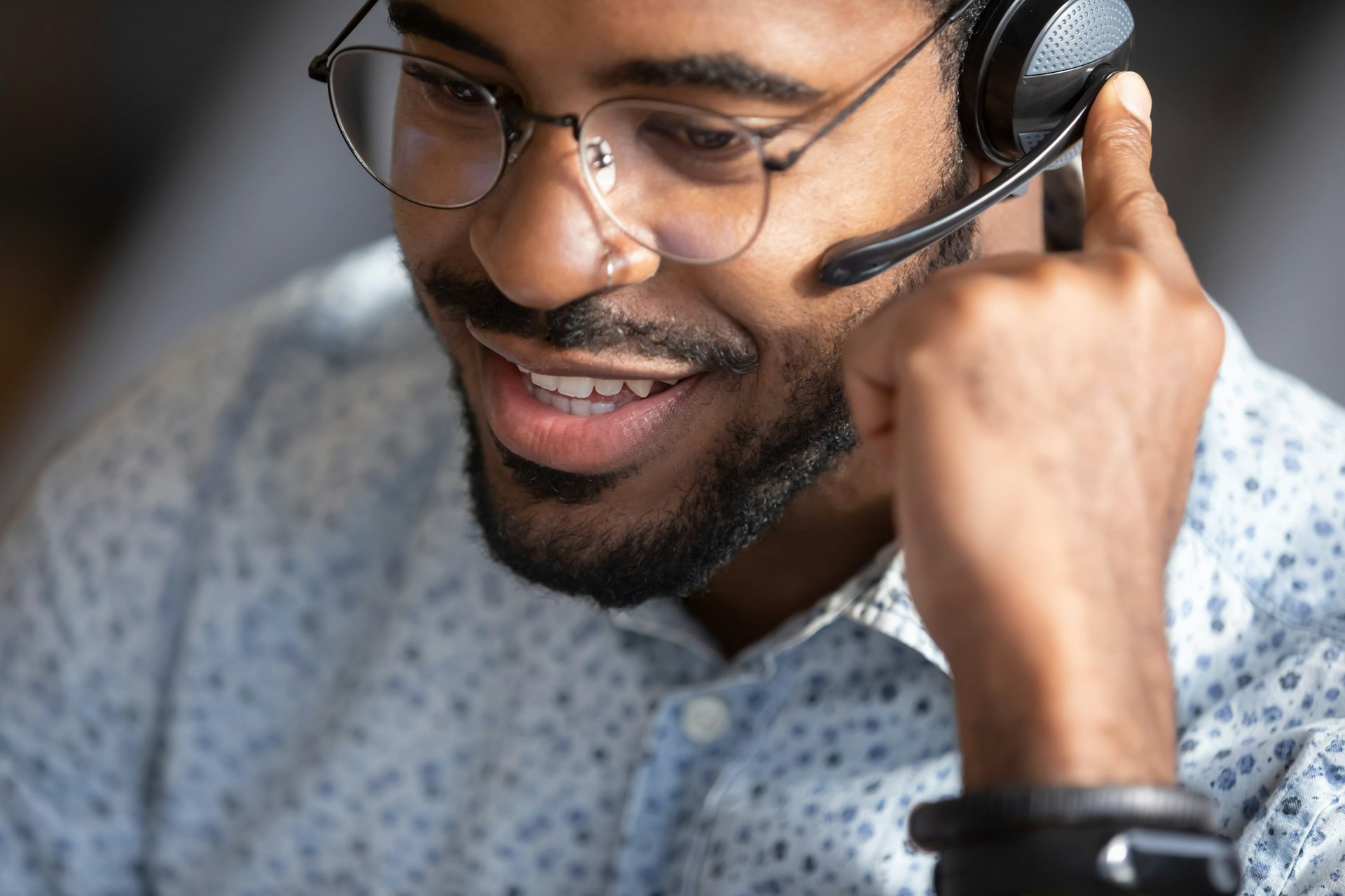 customer-service-worker
