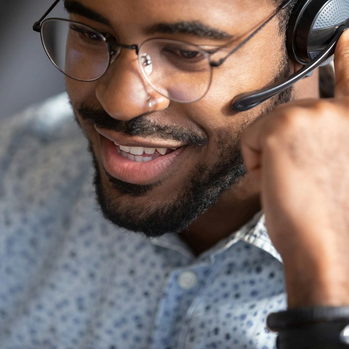 customer-service-worker