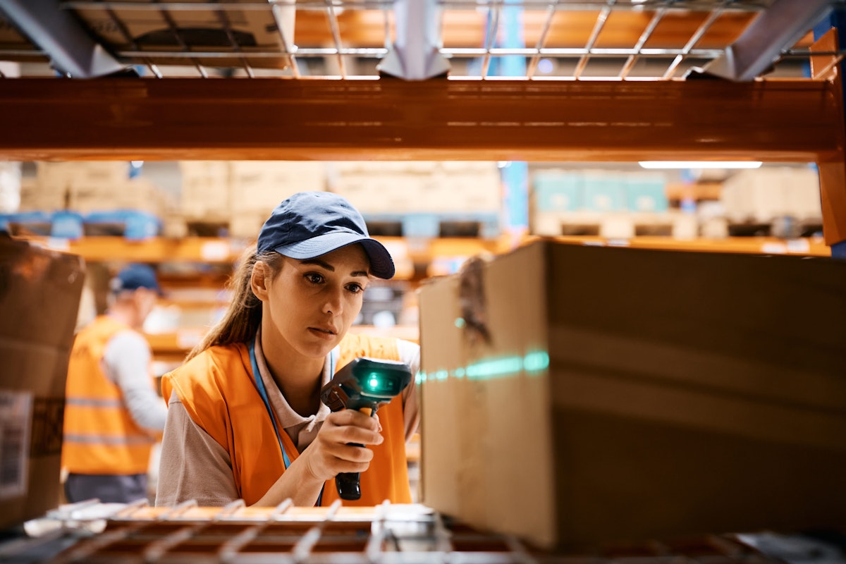 picker-packer-worker