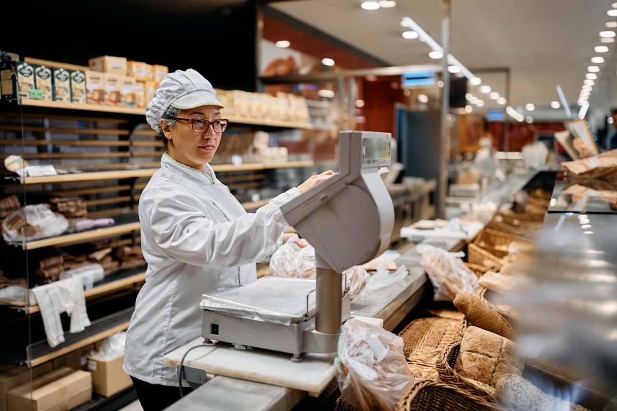 retail-worker