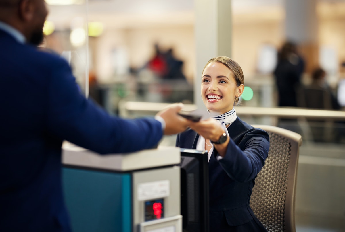 airport-worker